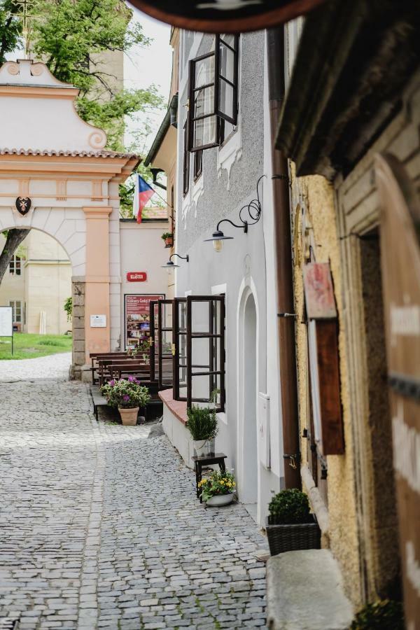 Český Krumlov Monastery Garden Bistro & Rooms المظهر الخارجي الصورة