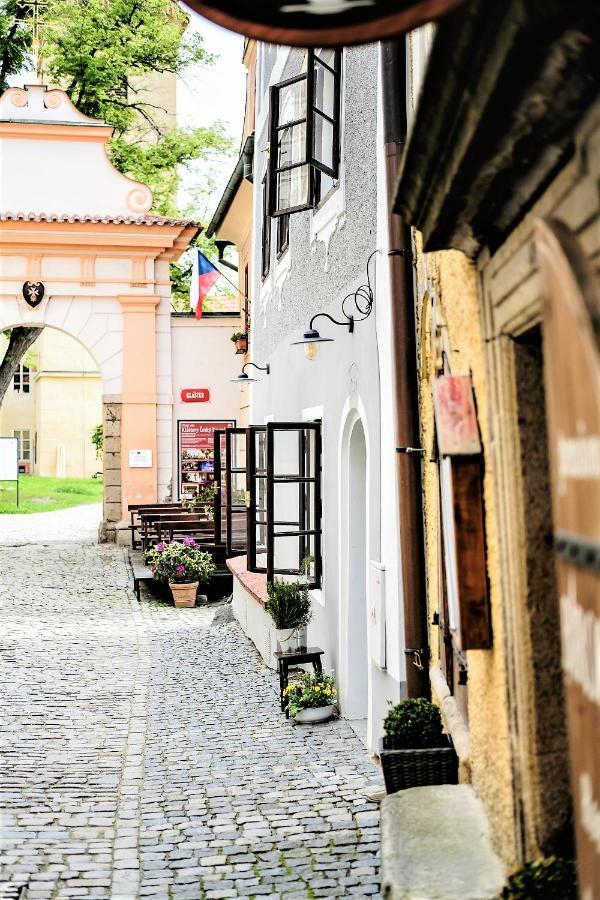 Český Krumlov Monastery Garden Bistro & Rooms المظهر الخارجي الصورة